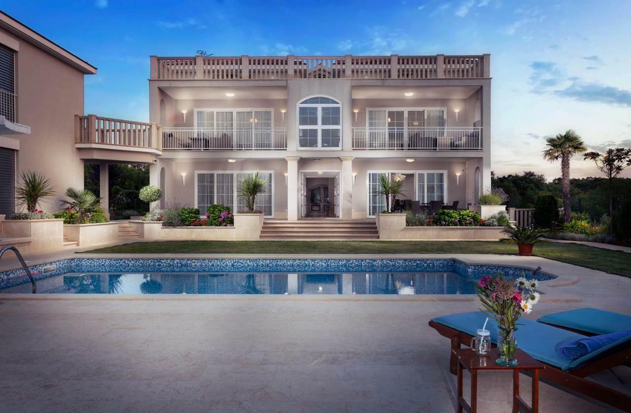 Luxury Apartments Vila Carissa Malinska Luaran gambar