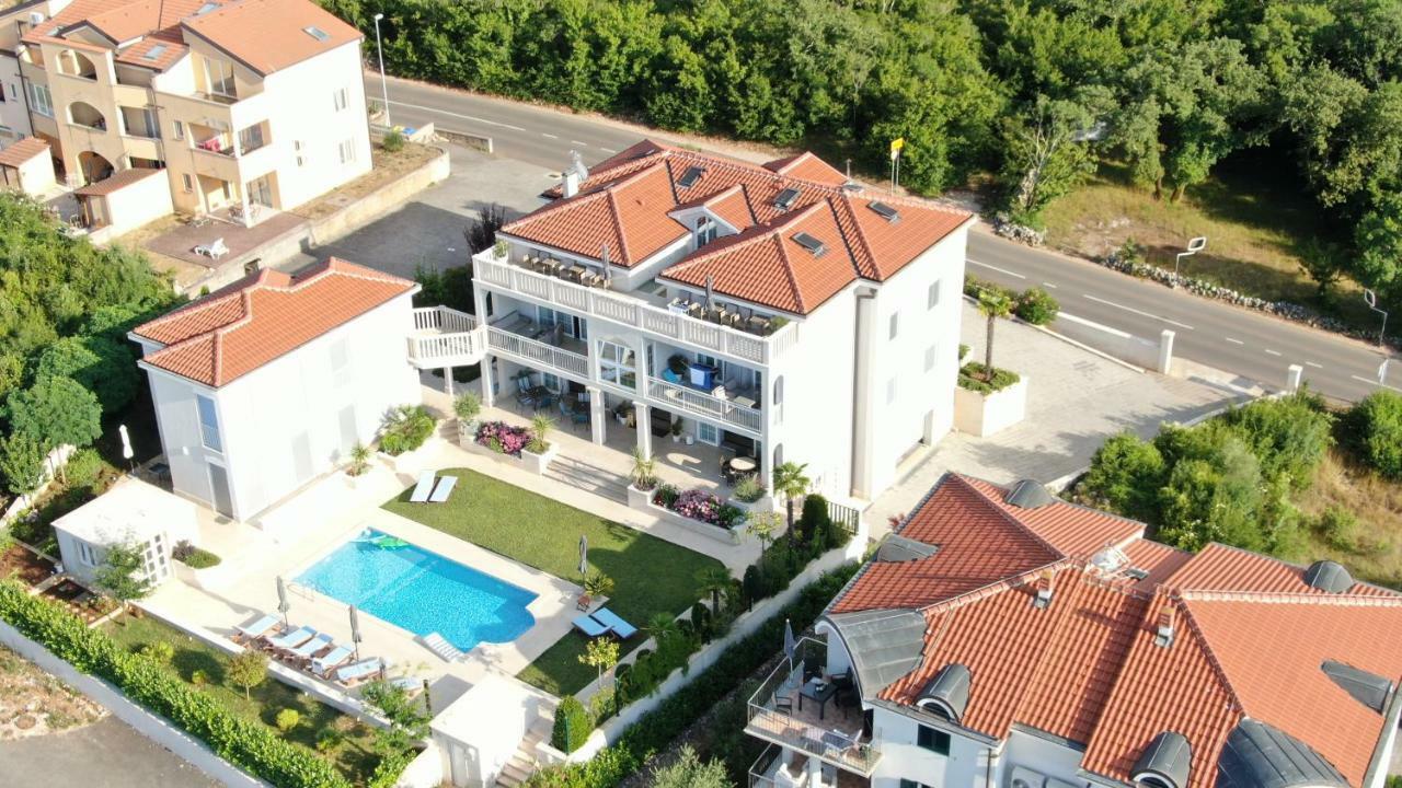 Luxury Apartments Vila Carissa Malinska Luaran gambar