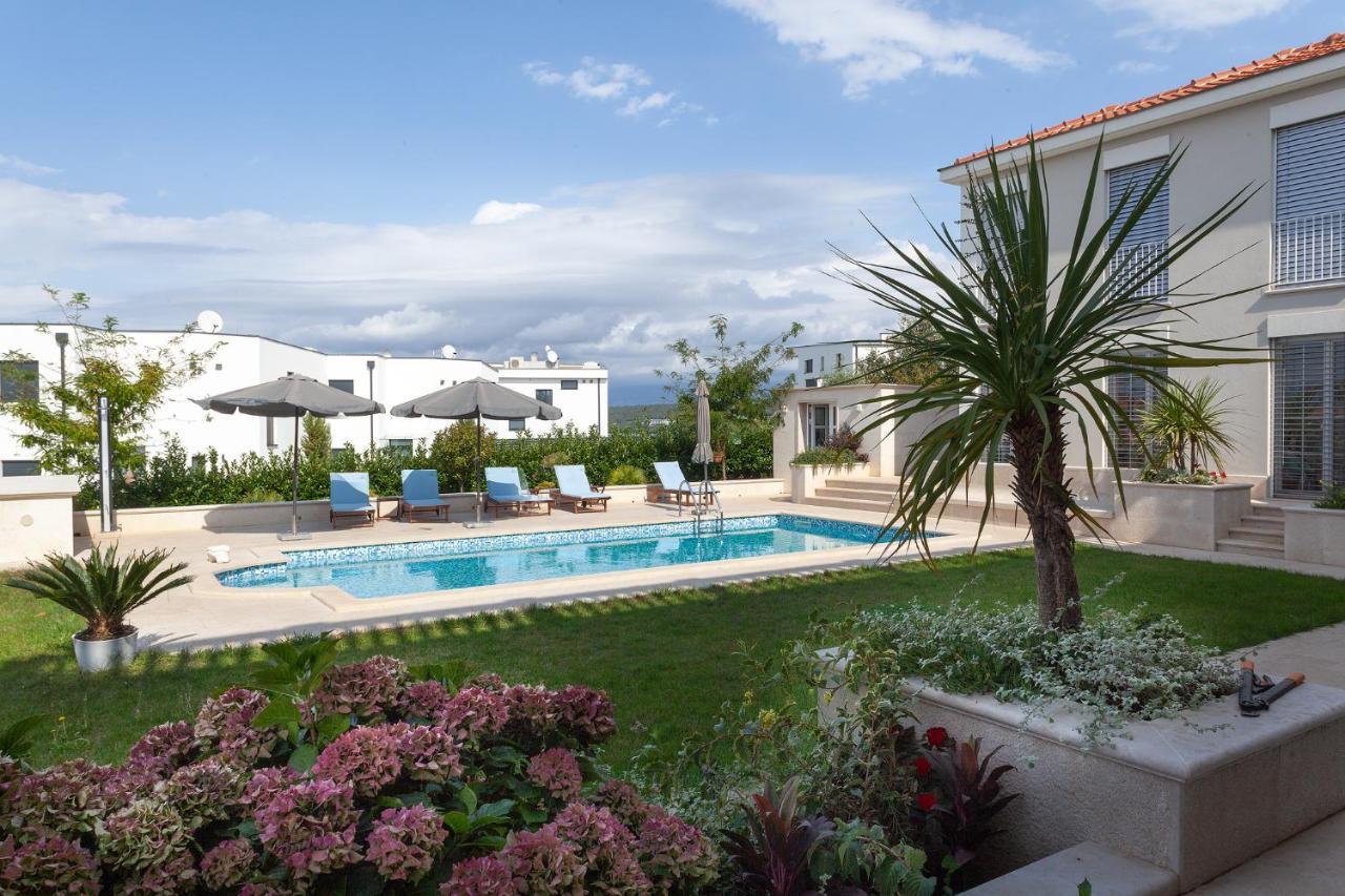 Luxury Apartments Vila Carissa Malinska Luaran gambar
